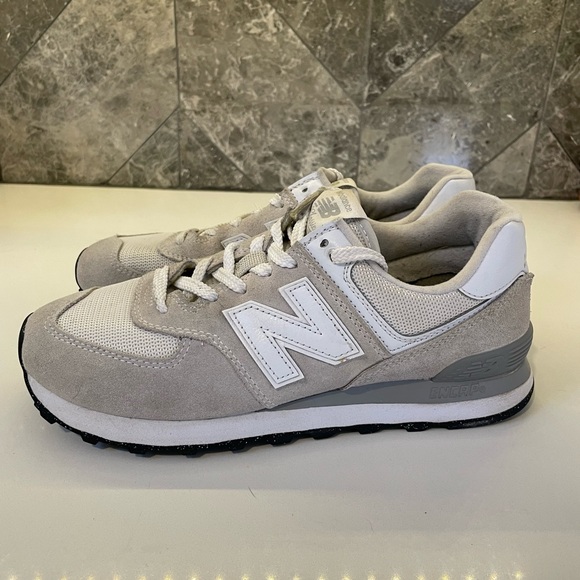 New Balance 574 Sneakers in Grey/Off-White - Picture 6 of 11